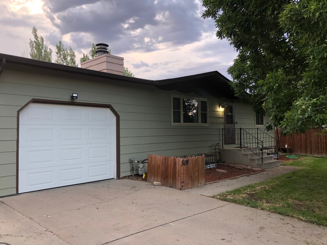 Foto principal - 504 39th St N