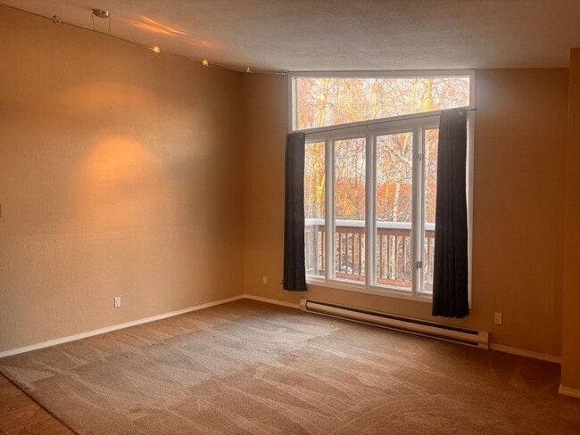 Foto del edificio - Two Bedroom East Anchorage Condo with Washer/Dryer Unit!