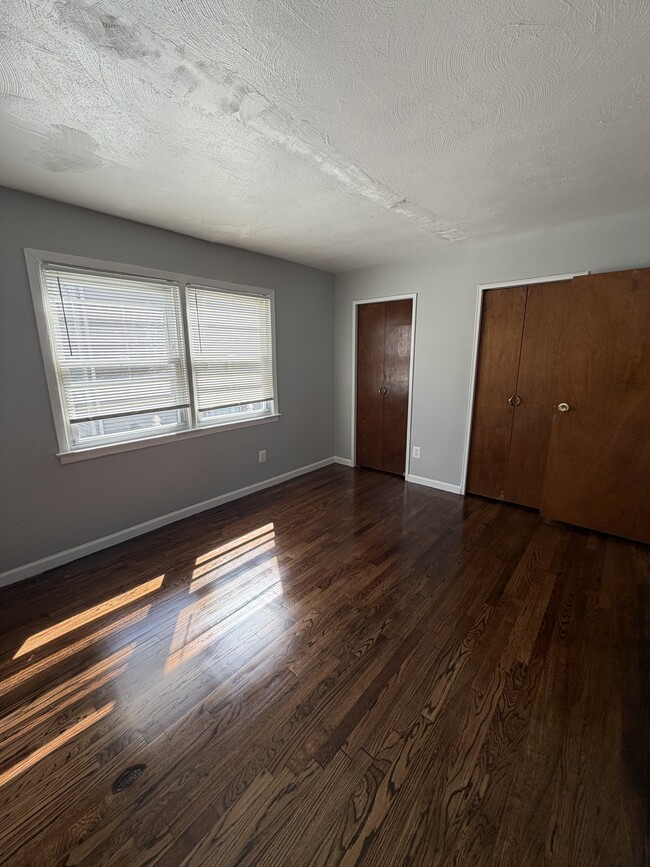 Foto del edificio - 337 E Grand Ave