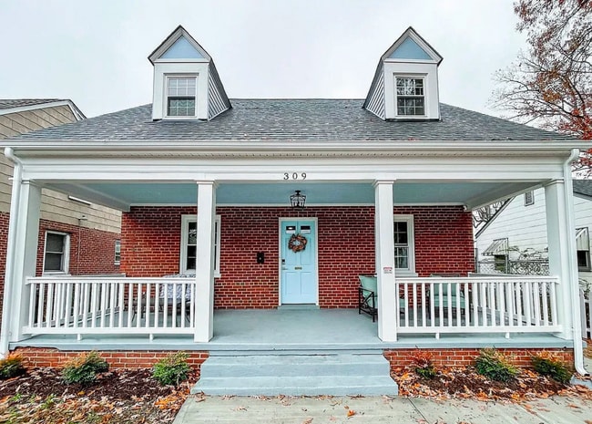 Front entrance and large porch. - 309 E Brookland Park Blvd