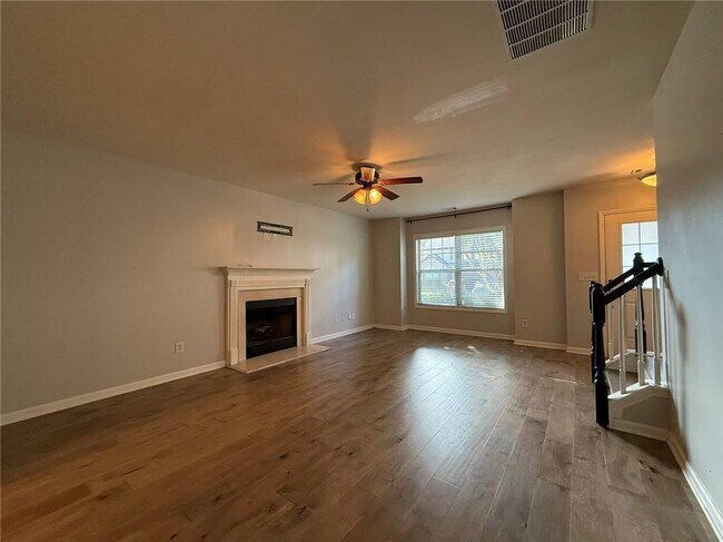 Foto del edificio - 1326 Castleberry Dr