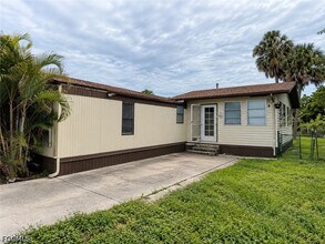 Building Photo - 130 Lantern Pl