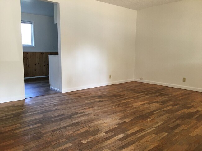 Foto del edificio - Great home in desirable Springfield!