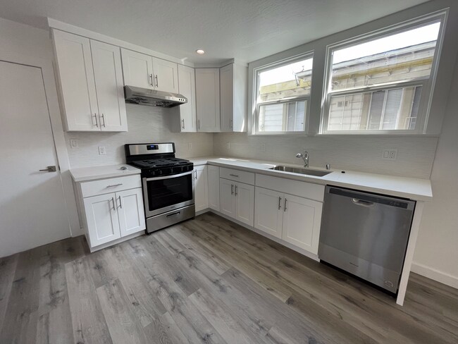 Foto del edificio - 1645 Everett St