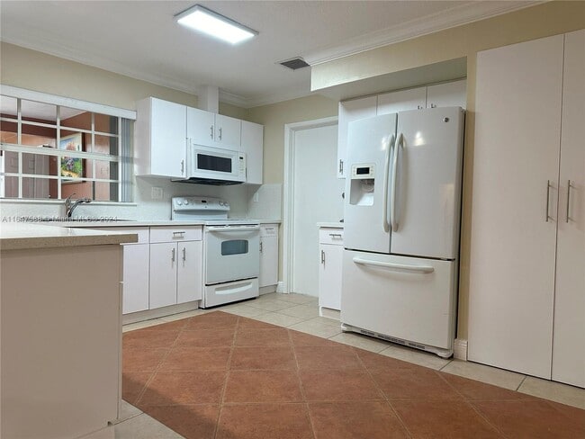 Building Photo - 2461 SW 117th Ct