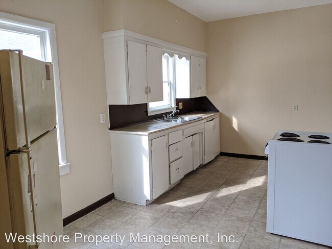 Building Photo - 441 White Ave