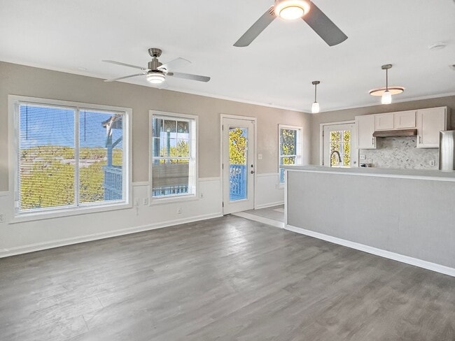 Building Photo - Canyon Lake Upstairs 1/1 — Remodeled, Deck + Hill Country Scenery