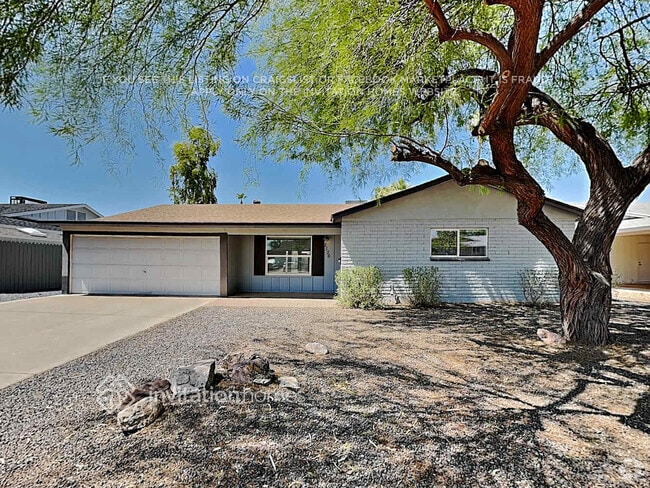Building Photo - 2136 E Broadmor Dr