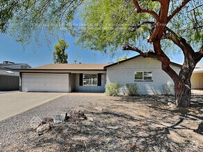 Building Photo - 2136 E Broadmor Dr