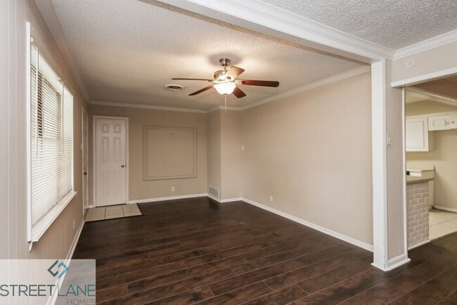 Building Photo - REDUCED! 1st full month free rent