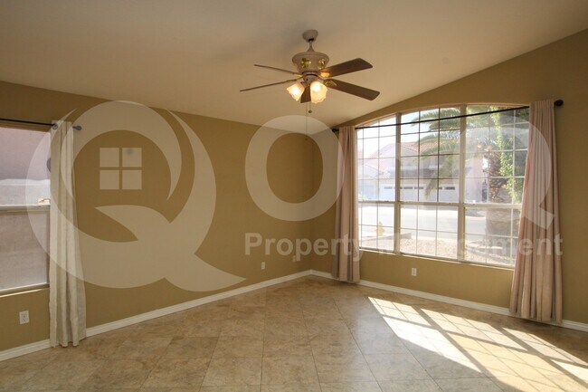 Foto del edificio - 1350 W Stacey Ln