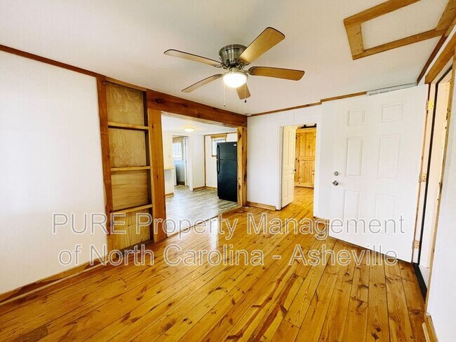 Building Photo - 648 Sand Hill Rd