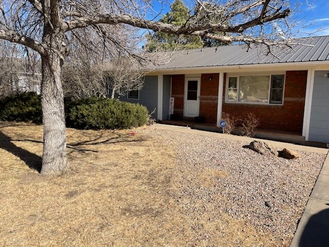 Building Photo - 554 Vegas Dr