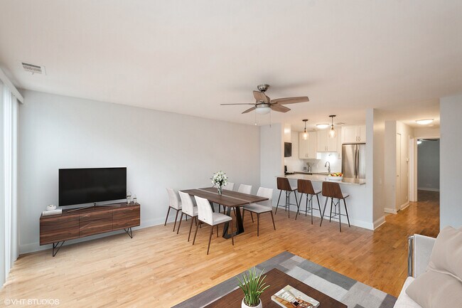 Foto del edificio - 2105 N Larrabee St