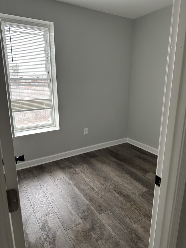 Dormitorio 3 - 9215 S State St