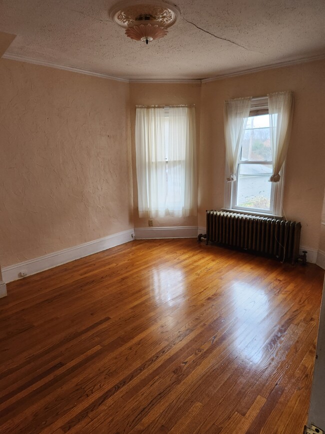 Master bedroom - 310 Derby Ave