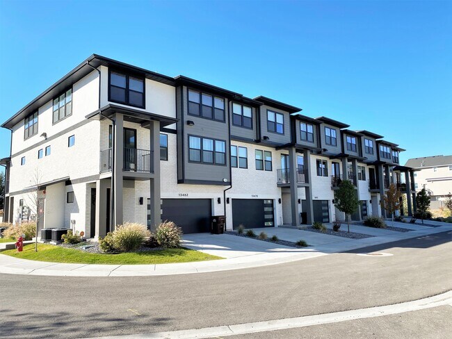 Foto del edificio - 13478 Long Creek Ln