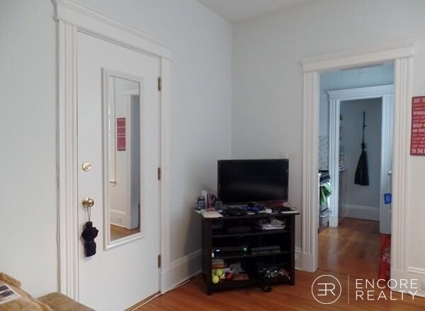 Building Photo - 99 Marion St