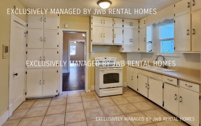 Foto del edificio - 1166 Hamilton St