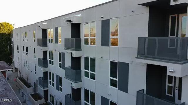 Foto del edificio - 18900 Parthenia St