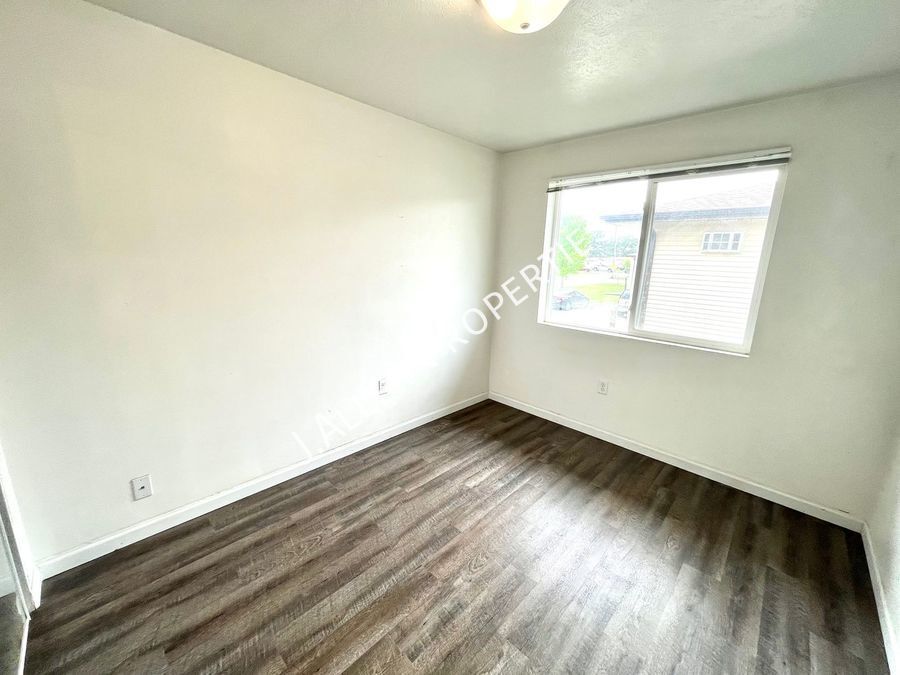 Foto del edificio - Very Nice Updated, Sunny 2 bed