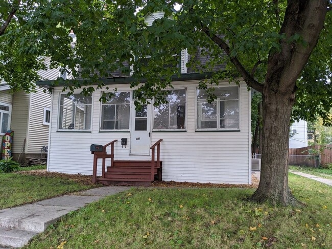Building Photo - 321 Ramsey St