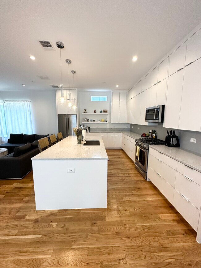 Foto del edificio - 4223 Holland Ave