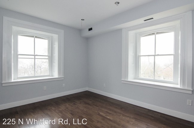 Building Photo - 225 N Whitford Rd