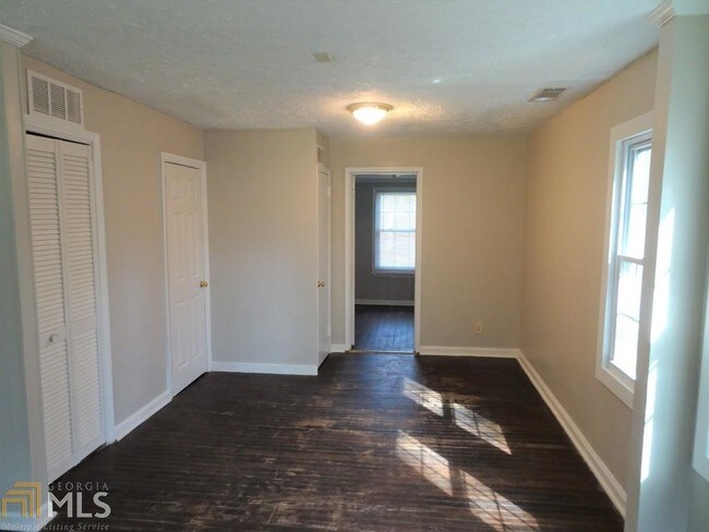 Foto del edificio - 2771 Knoll Rd SE