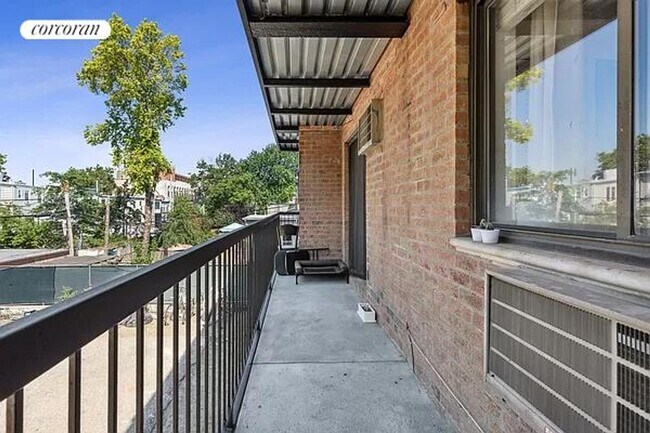 Building Photo - 468 17th St