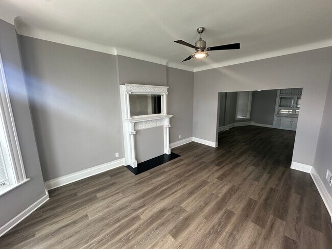 Building Photo - 6426 S Ingleside Ave