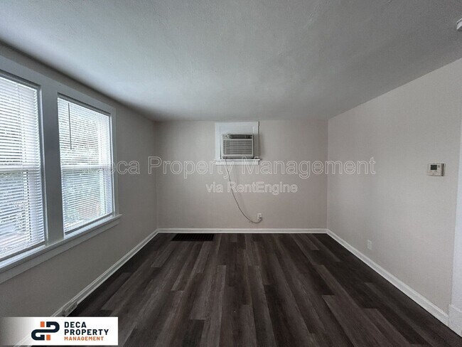 Foto del edificio - 4930 Tiemann Ave