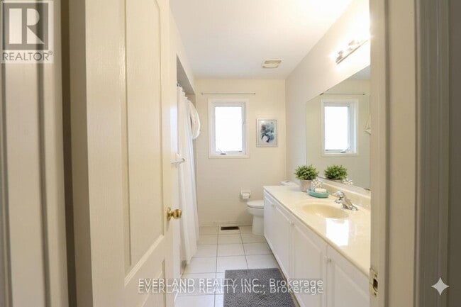 Building Photo - 49 Falling River Dr