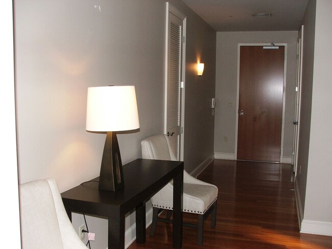 Foto del edificio - 3 BR, 2BA SoHo Condo for Rent