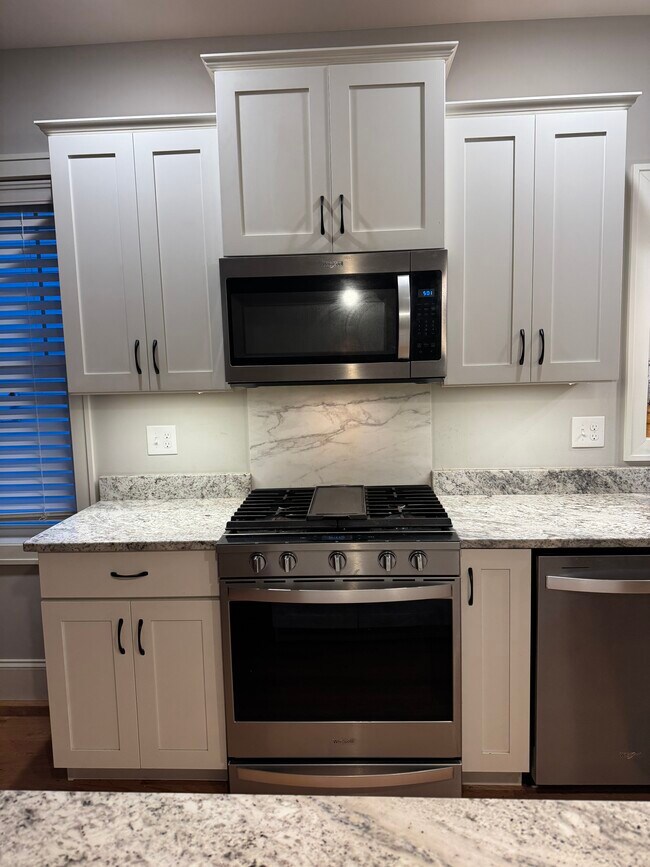 Cocina - 32 Abenaki Cir