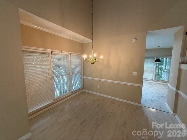 Foto del edificio - 9423 Fairmead Dr