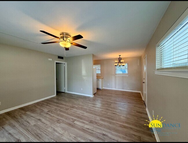 Foto del edificio - Location Location Location, beautiful 3 bedroom!