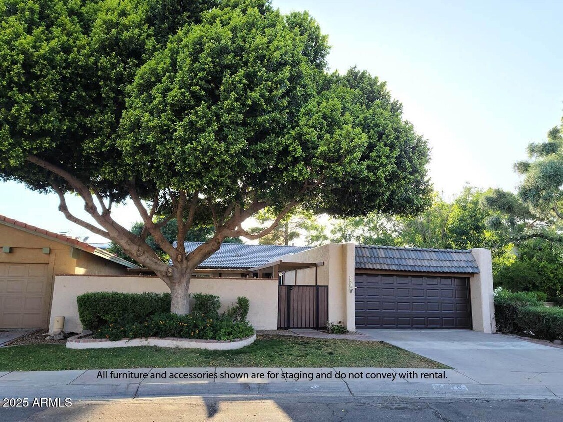 Primary Photo - 5610 S Marine Dr