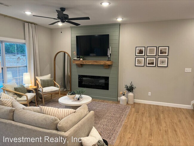 Building Photo - 3 br, 2.5 bath House - 111 Sierra Circle