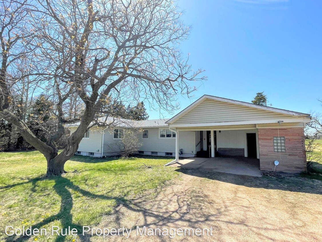 Primary Photo - 3 br, 1 bath House - 1001 S Main St