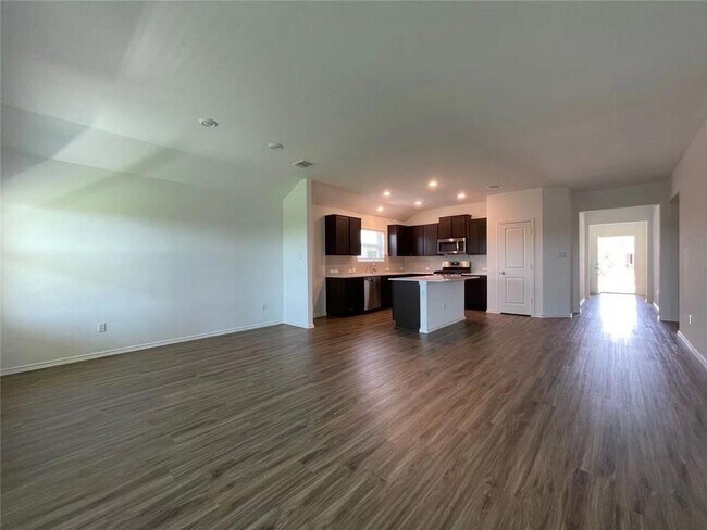 Foto del edificio - 302 Arnage Dr