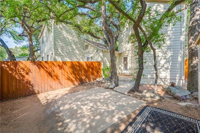 Building Photo - 8125 Ceberry Dr