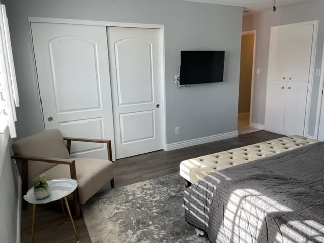 sitting area - 5026 N 83rd St