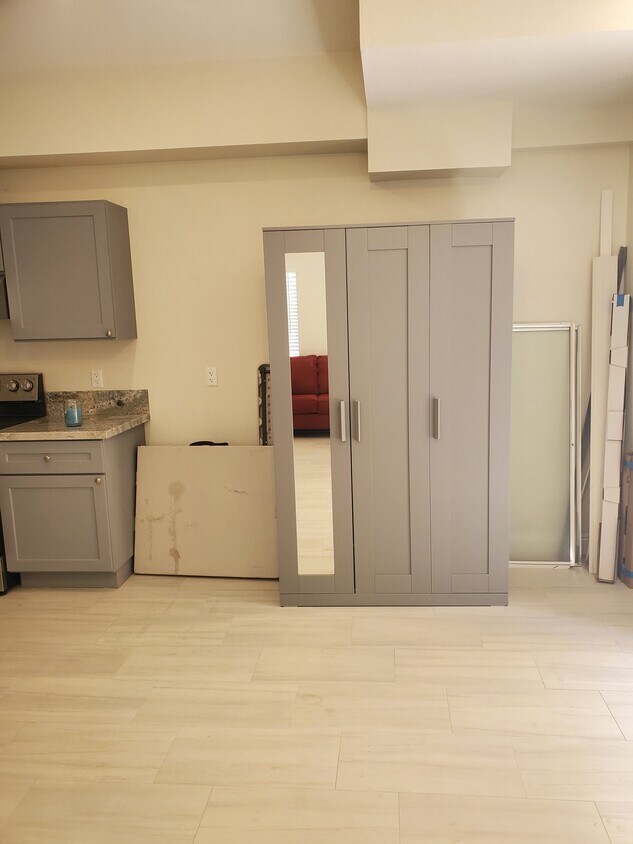 Foto principal - 7138 Sale Ave