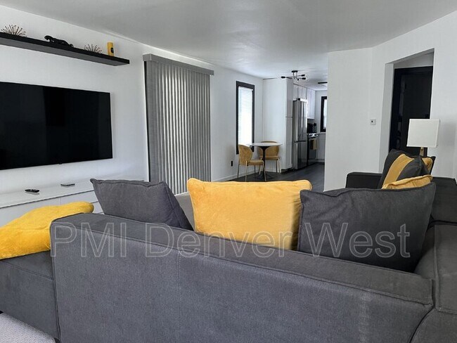 Foto del edificio - 4725 S Pearl St