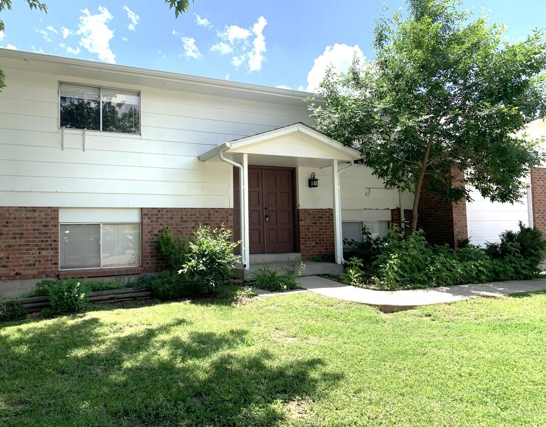 Foto principal - 16366 W 13th Pl