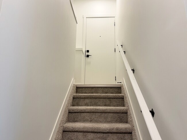 Building Photo - Unit 3