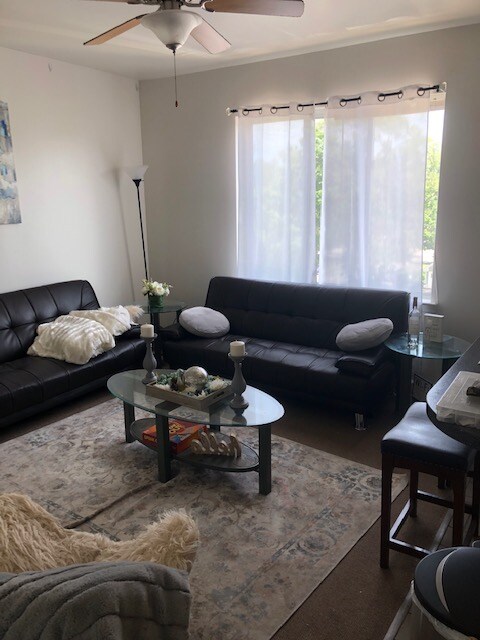 Building Photo - 412 Perrin St