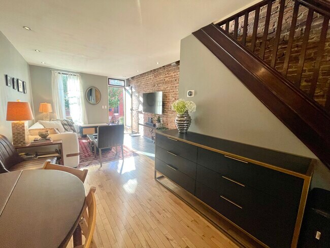 Foto del edificio - 1449 Richardson St