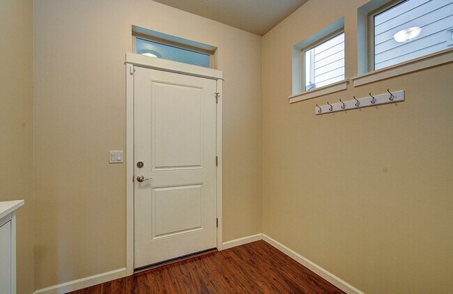 Foto del edificio - Charming 4 bd 2.5 ba Vancouver Home - Available Now!